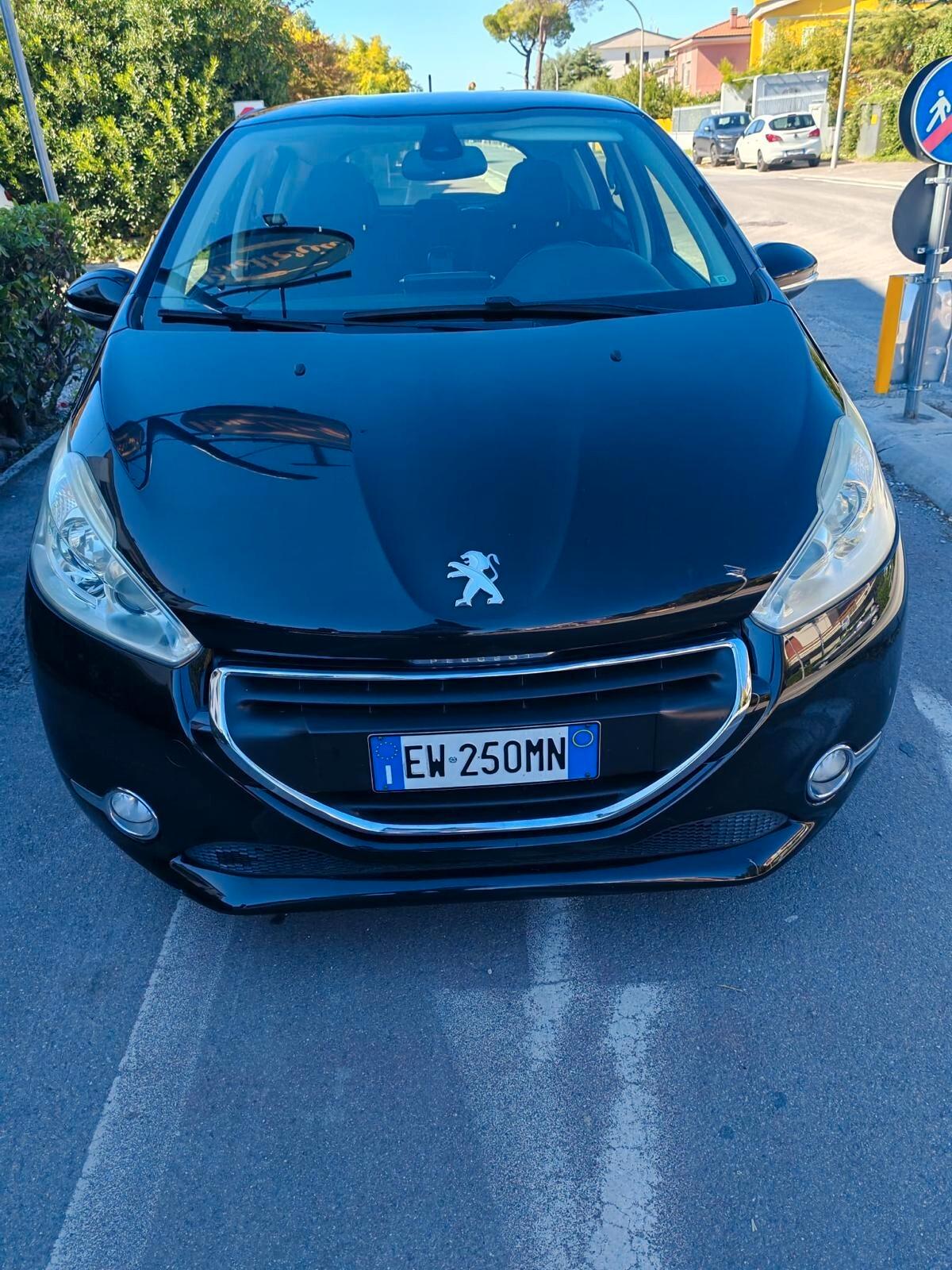 Peugeot 208 PureTech 82 5 porte Allure