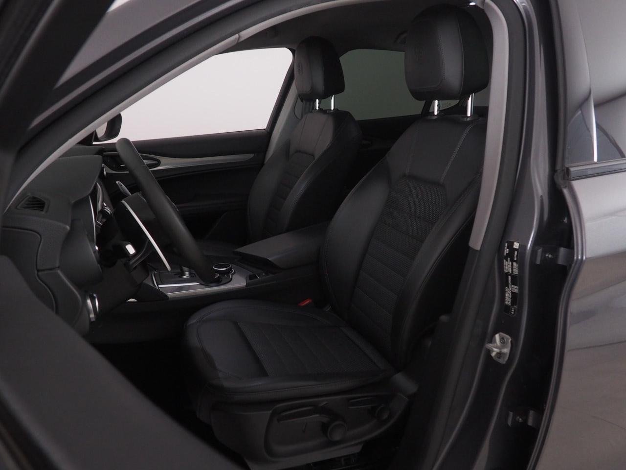 ALFA ROMEO Stelvio 2017 - Stelvio 2.2 t Ti Q4 210cv AT8 Q4 Business