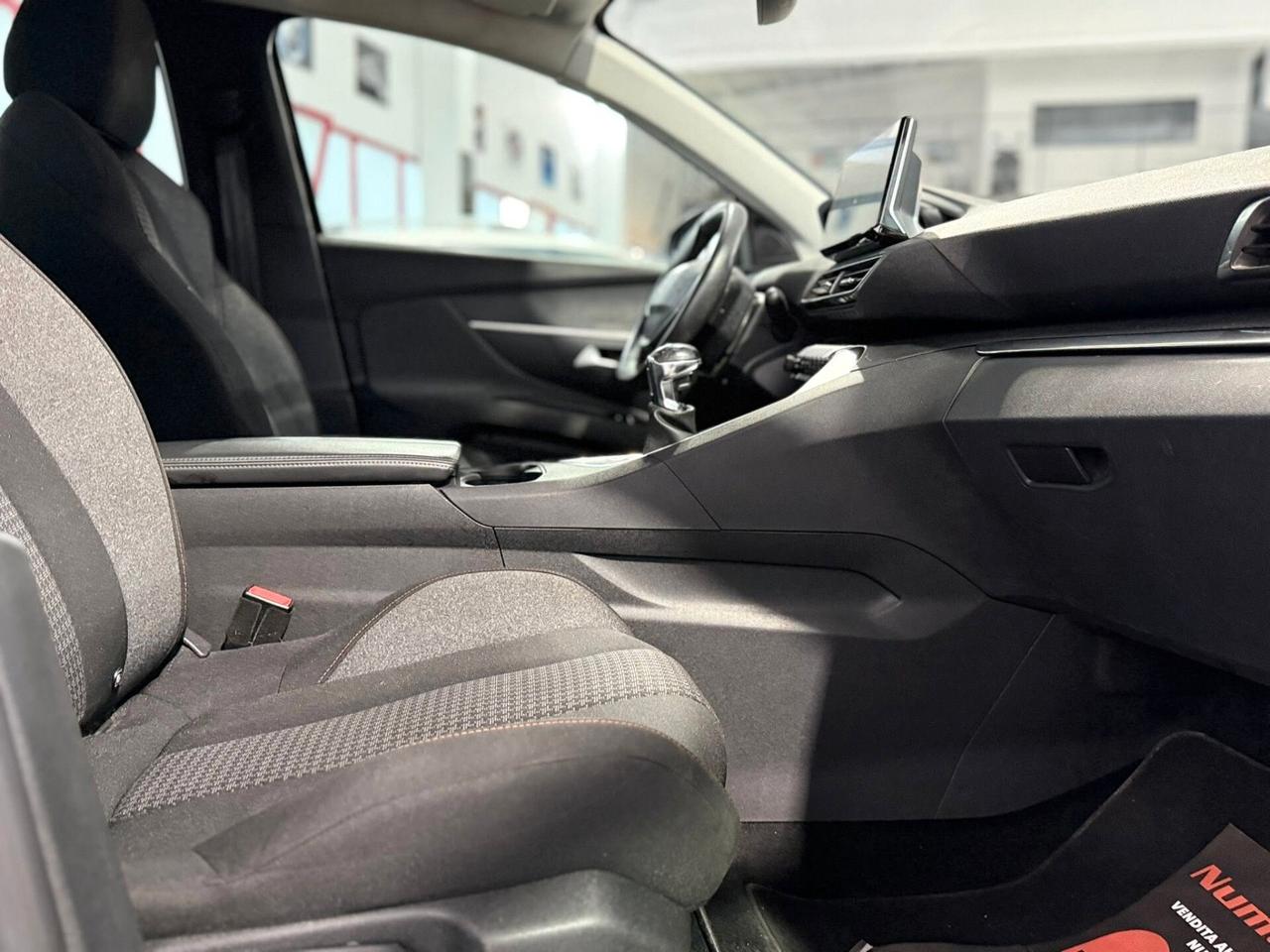 Peugeot 3008 BlueHDi 130 S&S Allure