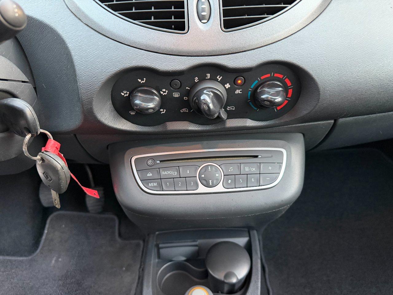 Renault Twingo 1.2 lev Dynamique CL 75cv +TETTO