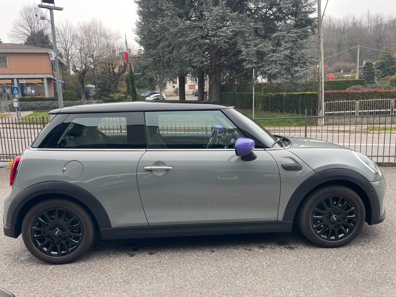 Mini IV F56 3p 1.5 Essential auto Full. 11.000 KM !!