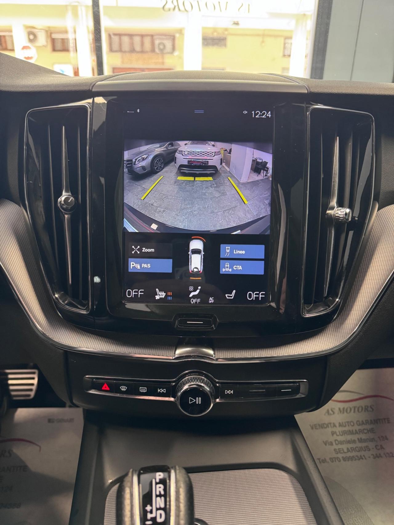 Volvo XC60 2.0 190 D4 AWD R-design IVA esposta