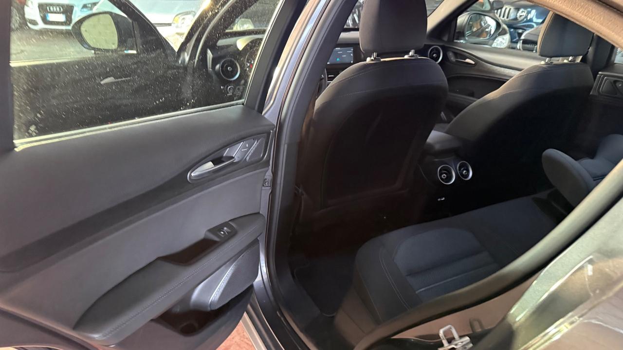 Alfa Romeo Stelvio 2.2 Turbodiesel 160 CV AT8 RWD Business