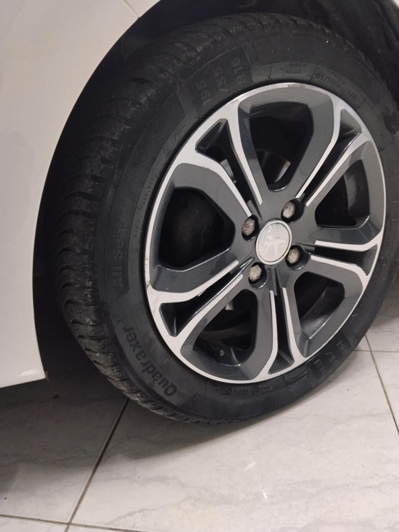 Peugeot 208 1.4 diesel 2014 CON GARANZIA