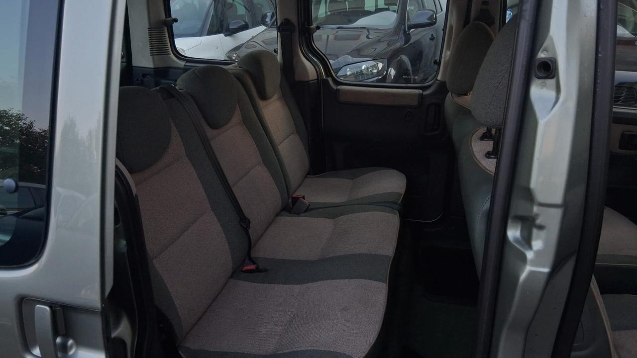 Peugeot Ranch 1.6 HDi 5p. Totem