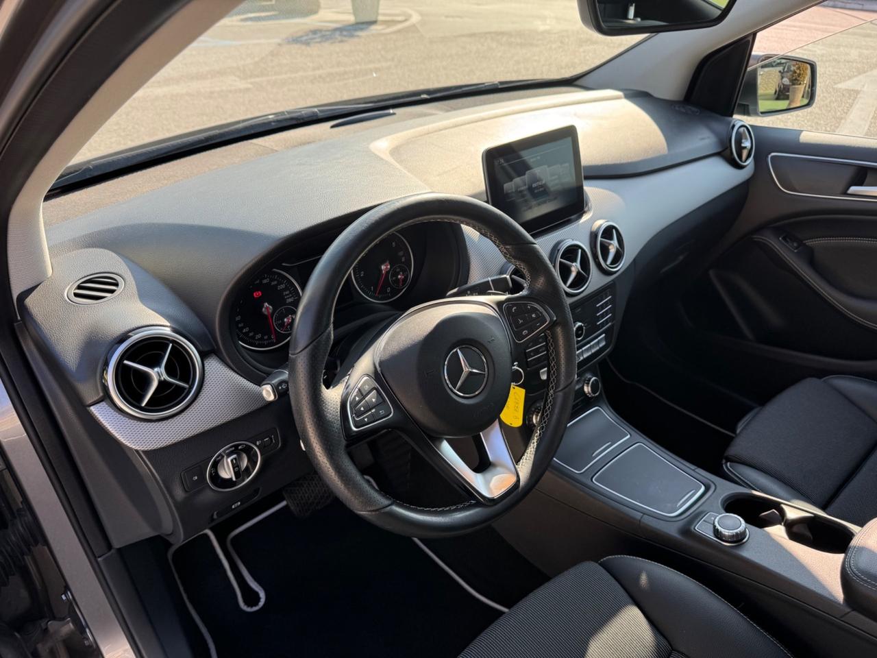 Mercedes-benz B 200 d Automatic Sport