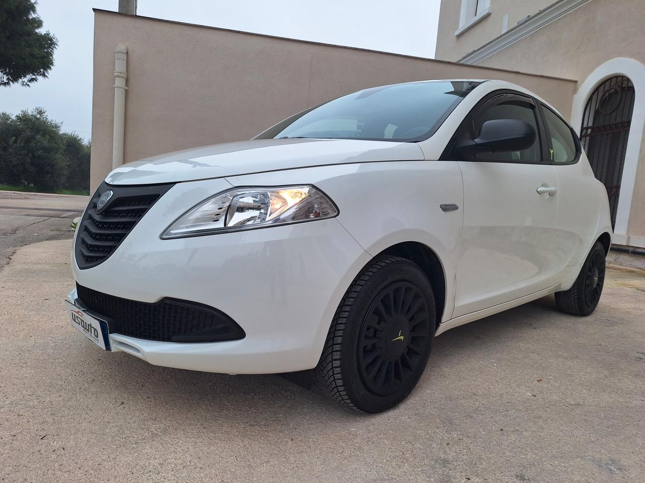Lancia Ypsilon 1.2 5 porte Elefantino"PERFETTA"