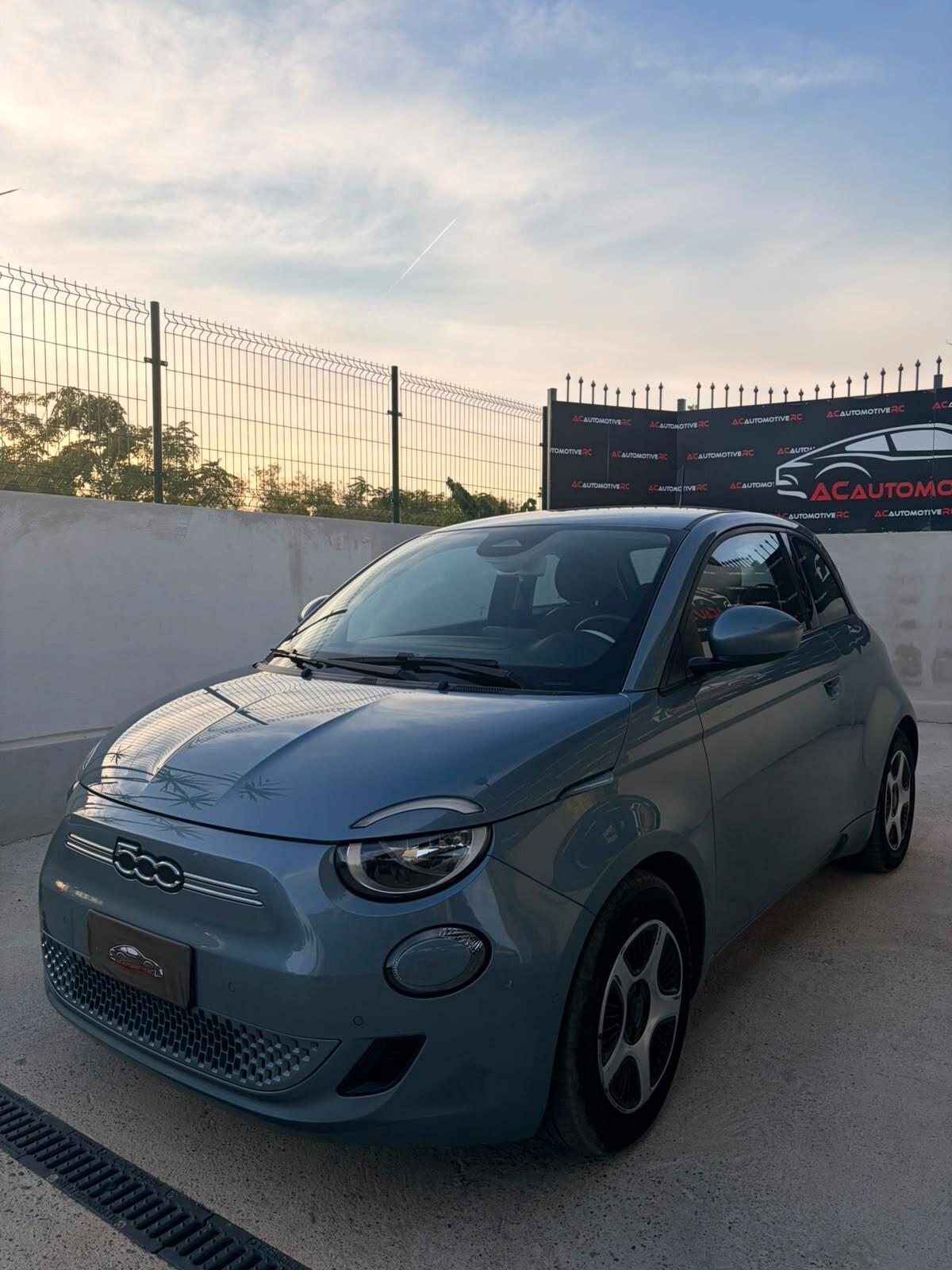 Fiat 500 500e Berlina 42 kWh Passion