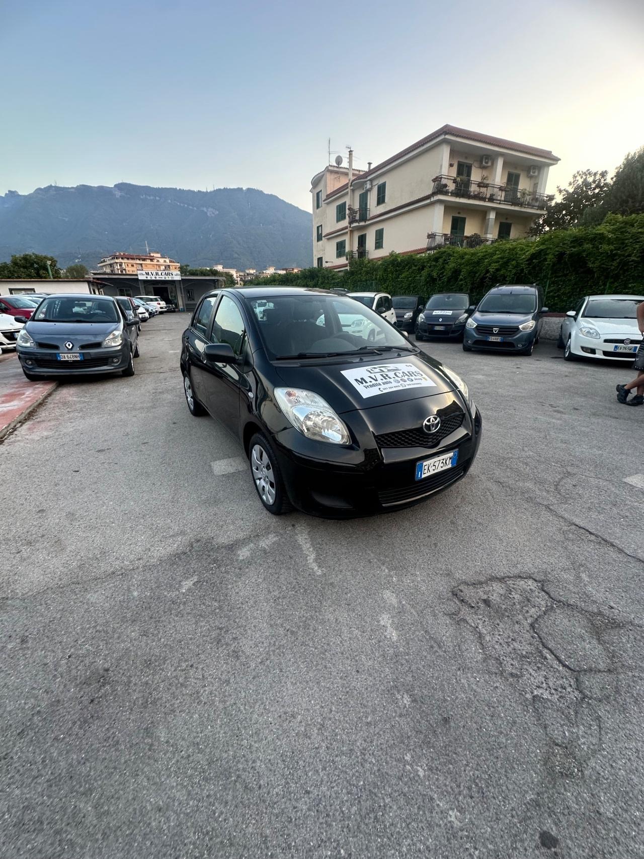 Toyota Yaris 1.0 5 porte Now