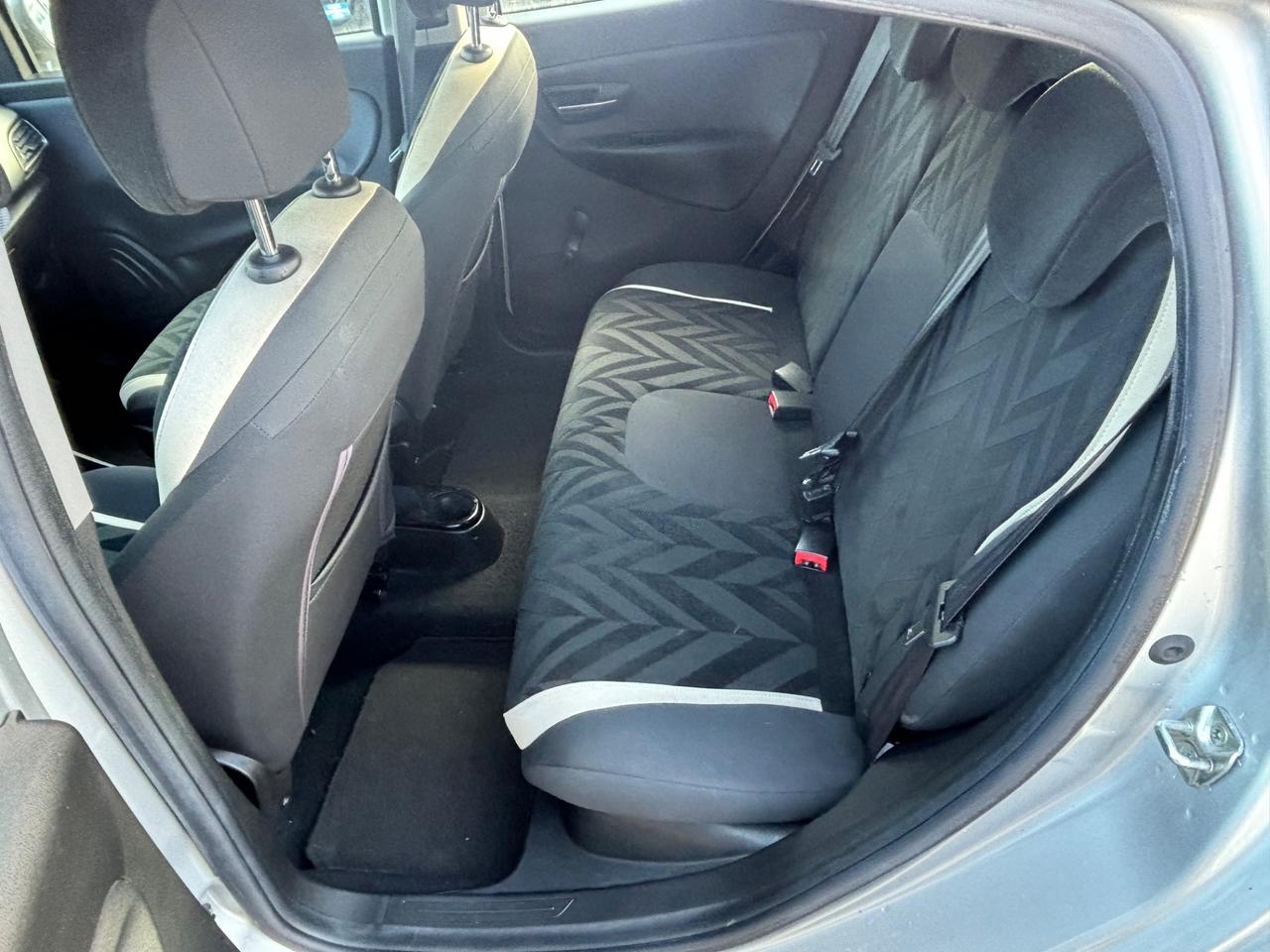 Lancia Ypsilon 0.9 TwinAir 85 CV 5 porte S&S DFN Platinum