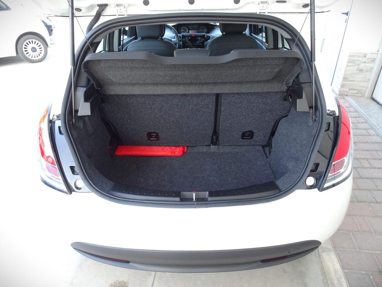 Lancia YPSILON 1.0 Hybrid ORO 70CV *COME NUOVA*