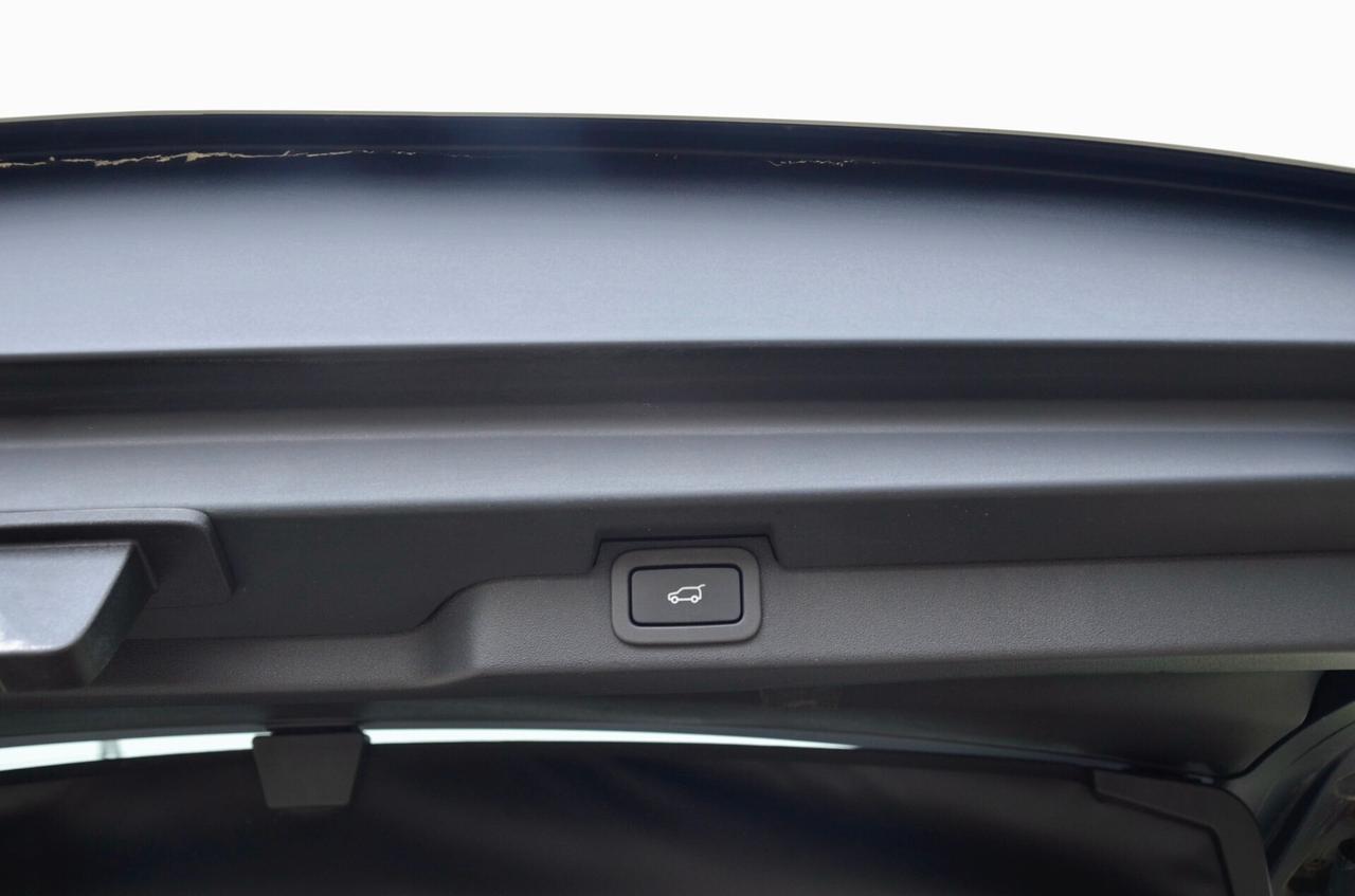 LAND ROVER DISCOVERY 2.0 SD4 HSE LUXURY 240cv AUTO 5 POSTI, SERVICE LAND ROVER, TETTO, HI-FI MERIDIAN, FULL LED, PELLE, PERMUTE