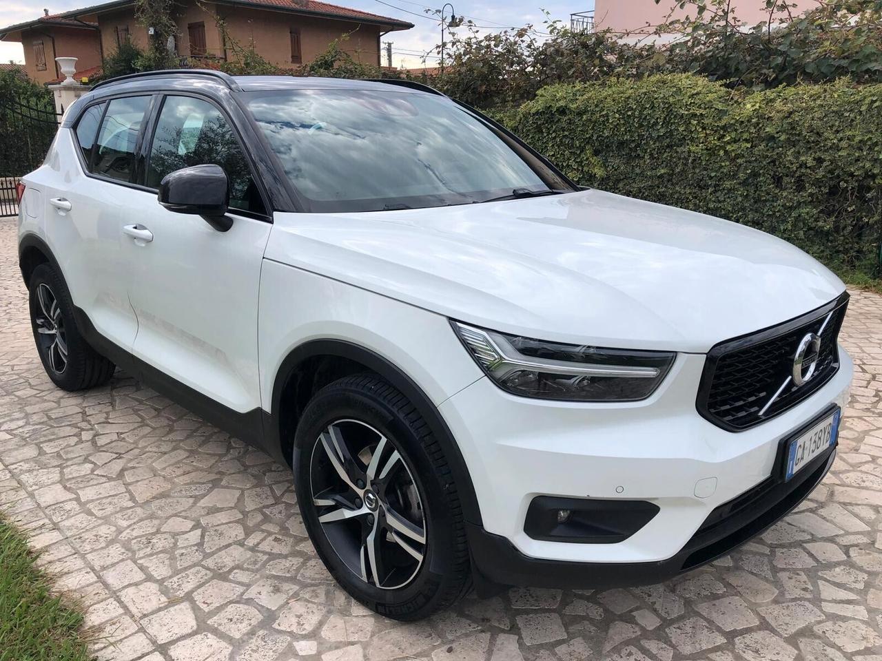 Volvo XC40 D3 Geartronic R-design UNICO PROPRIETARIO IVA DEDUCIBILE GARANZIA CONFORMGEST COMPLETA 12 MESI RINNOVABILE FINO A 60 MESI