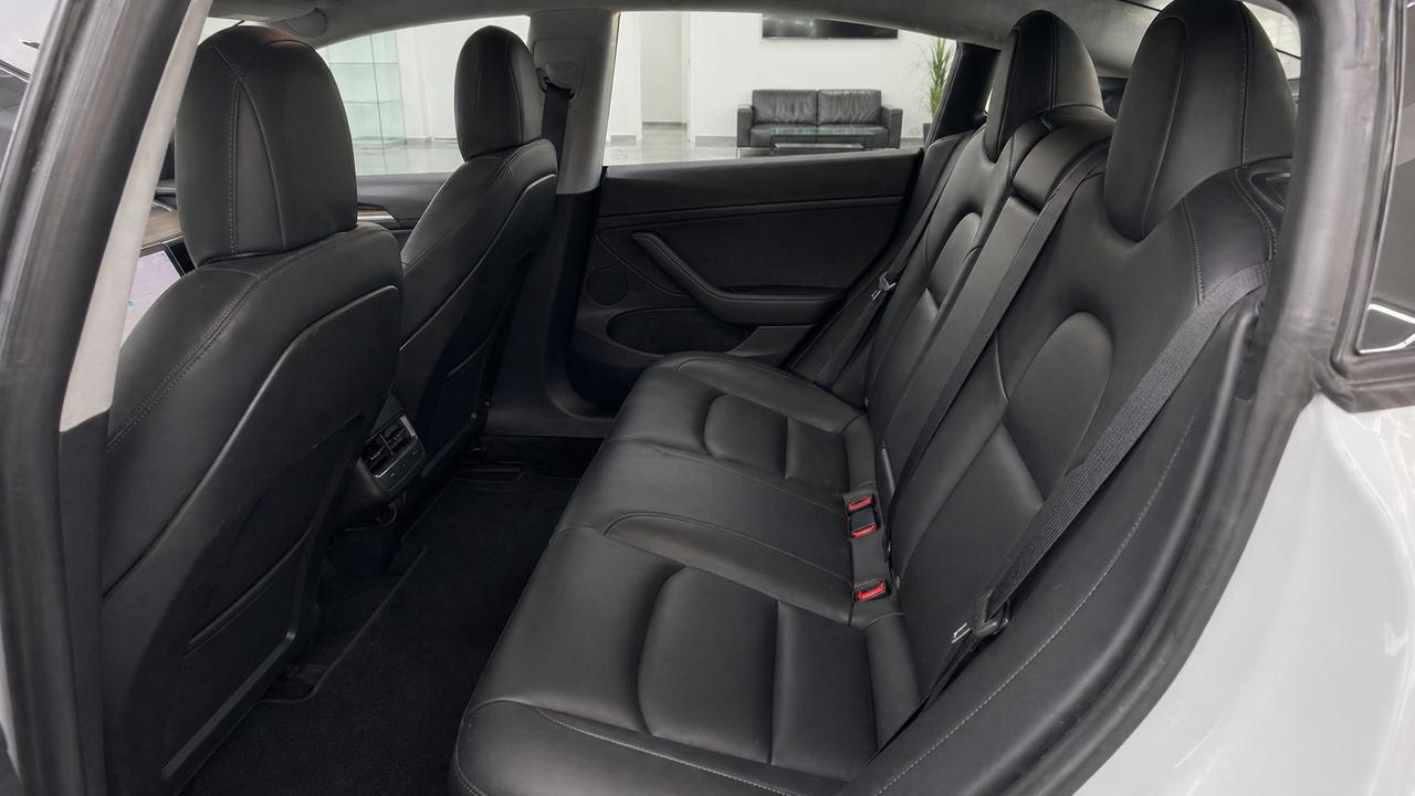 Tesla Model 3 Long Range AWD Performance
