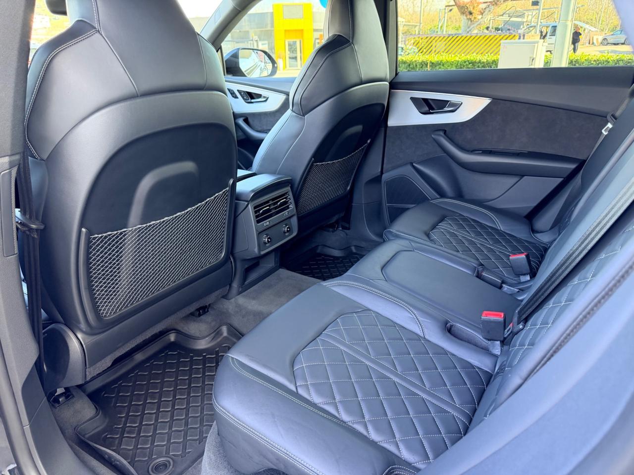 Audi Q8 50 TDI 286 CV quattro s-line plus cerchi 23