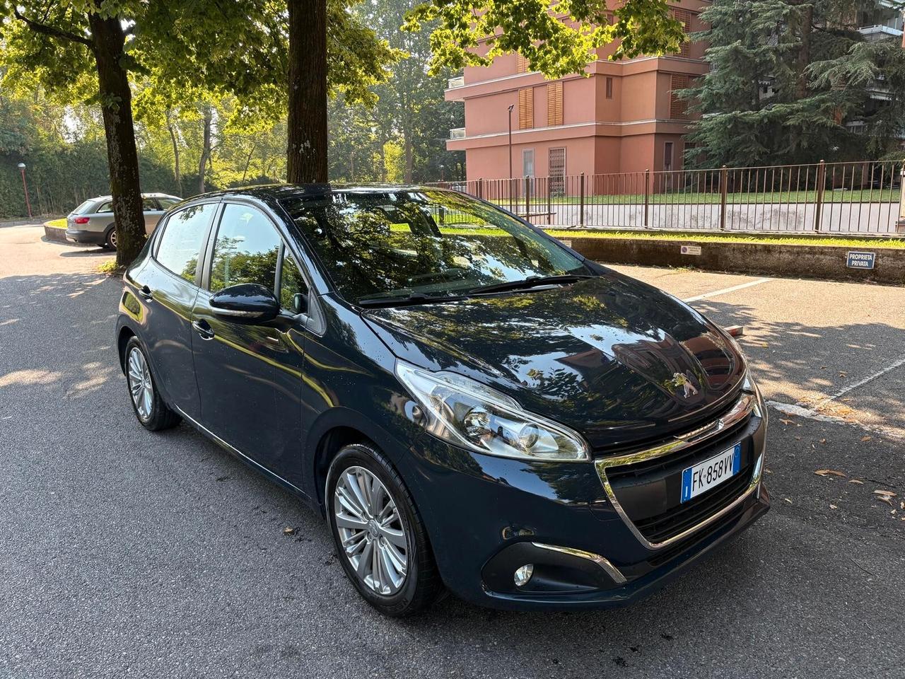 Peugeot 208 PureTech 82 5 porte Allure