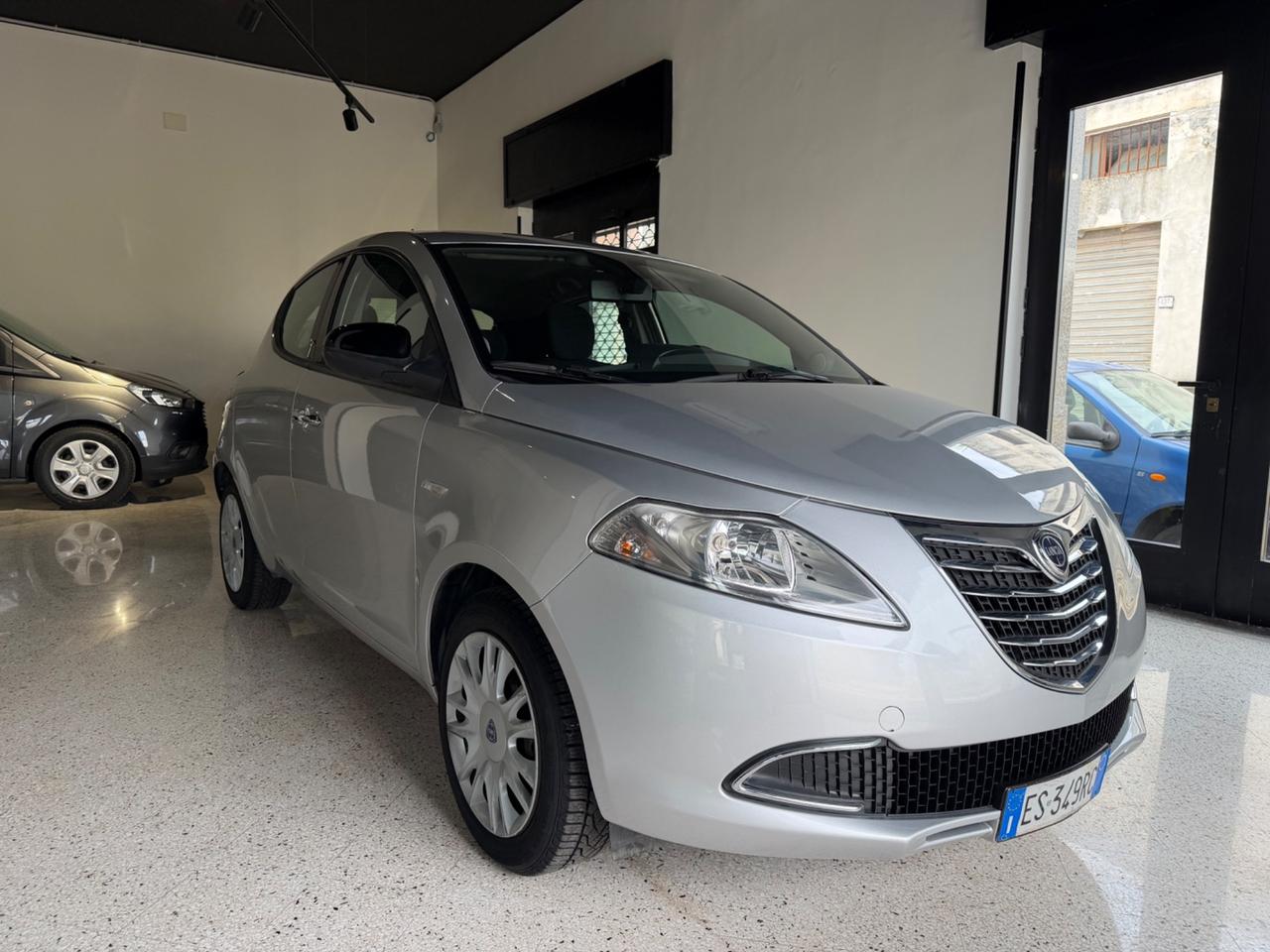 Lancia Ypsilon 1.2 69 CV 5 porte GPL Ecochic Platinum