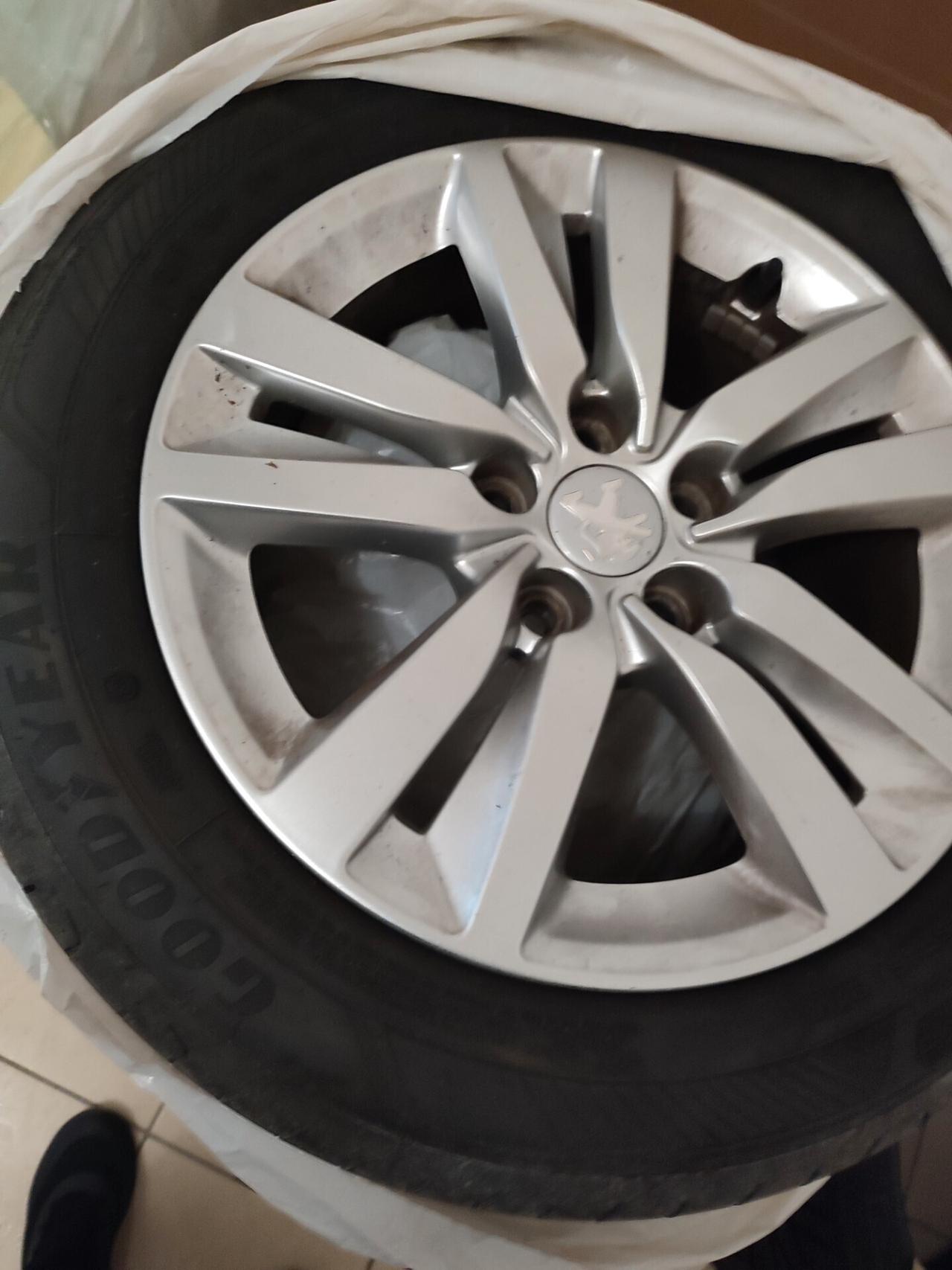 PEUGEOT 308 DEL 2014 TURBO BENZINA EURO6B 8GOMME