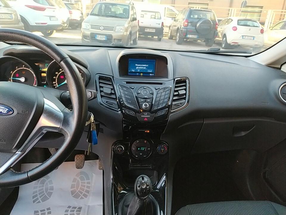 Ford Fiesta 1.4 5 porte Bz.- GPL Black & White Edition Neopatentati