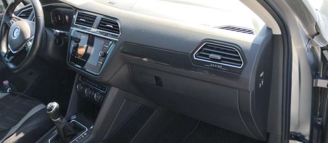 VOLKSWAGEN Tiguan 1.6 TDI SCR Sport R LINE BlueMotion Technology