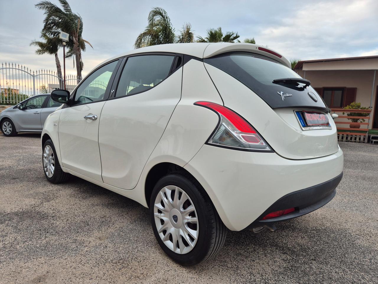 Lancia YPSILON 1.2 69 CV 5 porte RESTAYLING NUOVA FULL