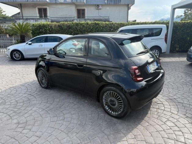 Fiat 500e Berlina 42 kWh Icon