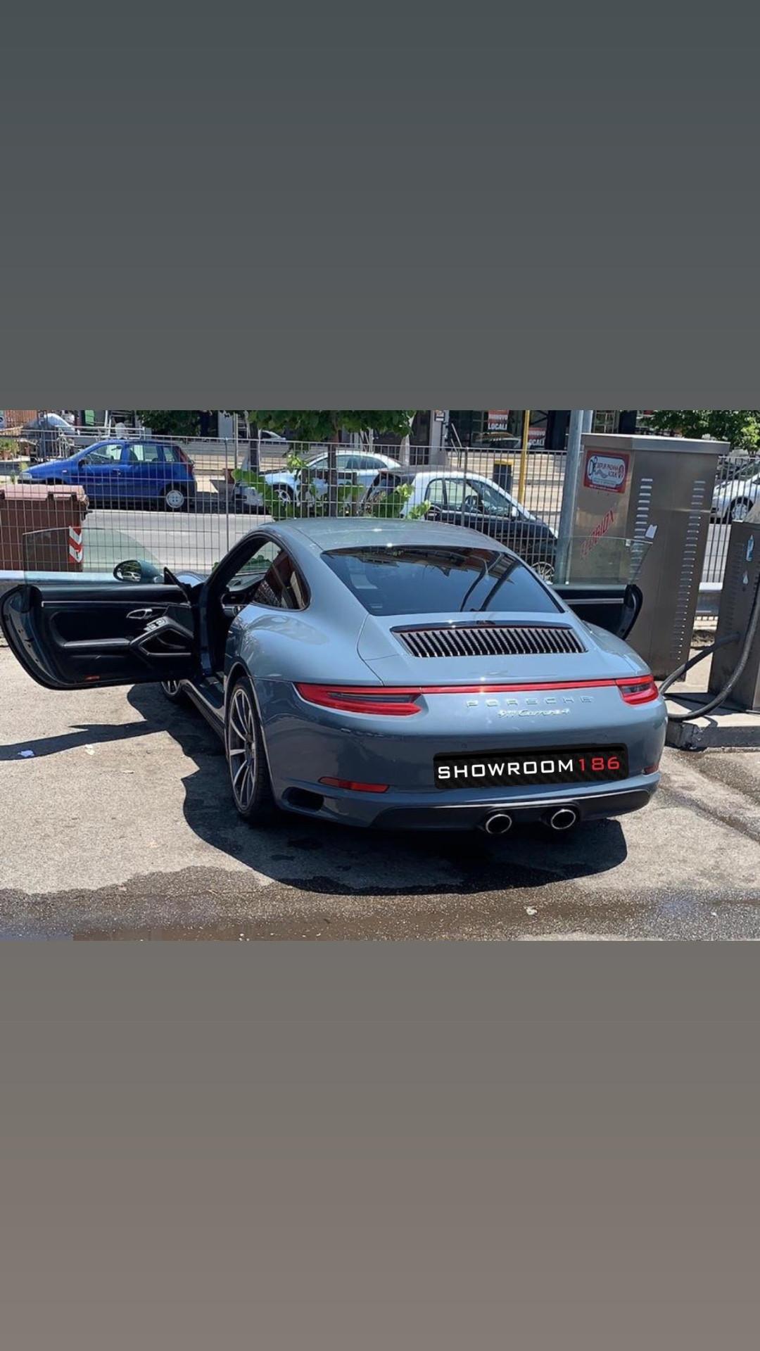 Porsche 911 3.0 Carrera 4 Cabriolet