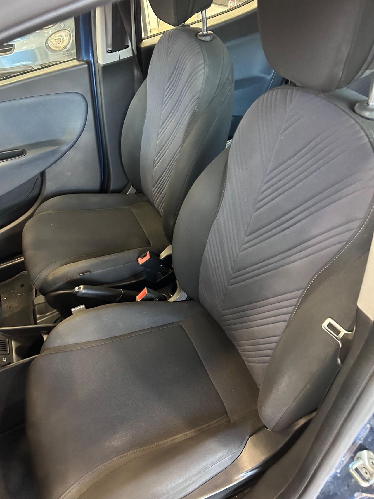 Lancia Ypsilon 1.0 FireFly 5 porte S&S Hybrid Silver