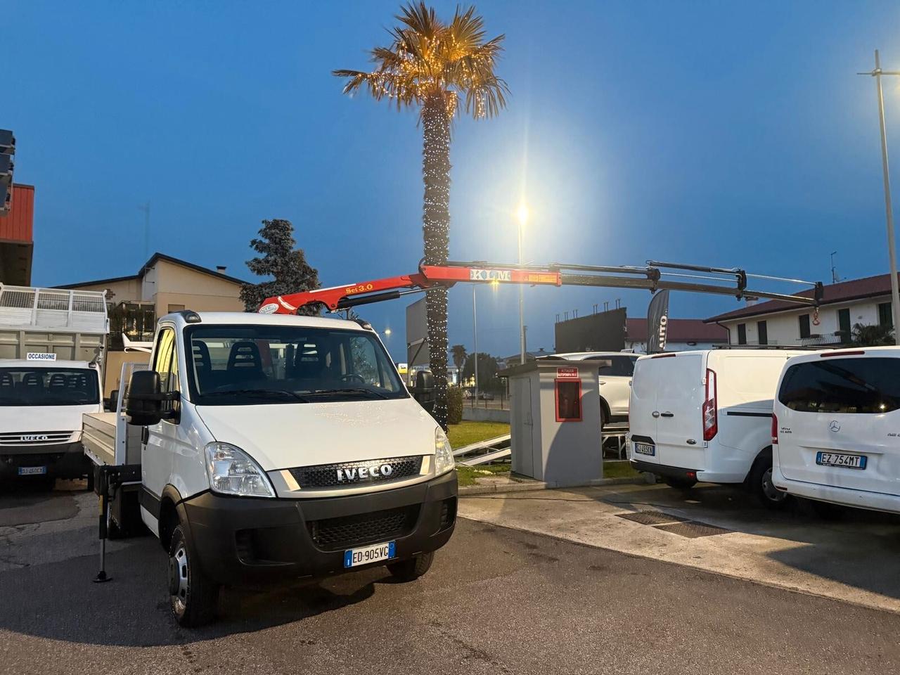 IVECO DAILY 35C14 MOTORE 3.0 140 CV GRU 3 SFILI CASSONE FISSO