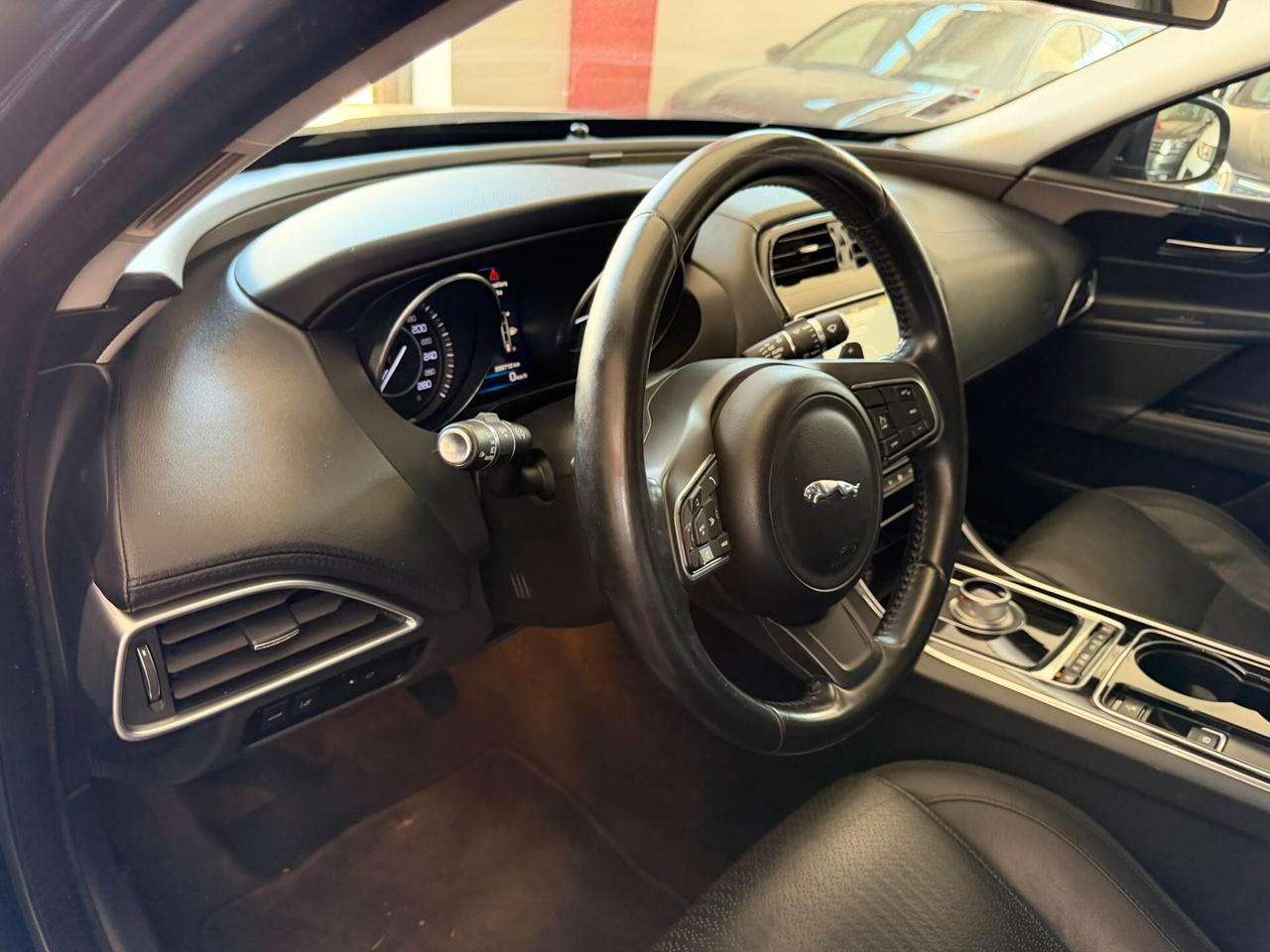 Jaguar XE 2.0 D Turbo aut. Portfolio