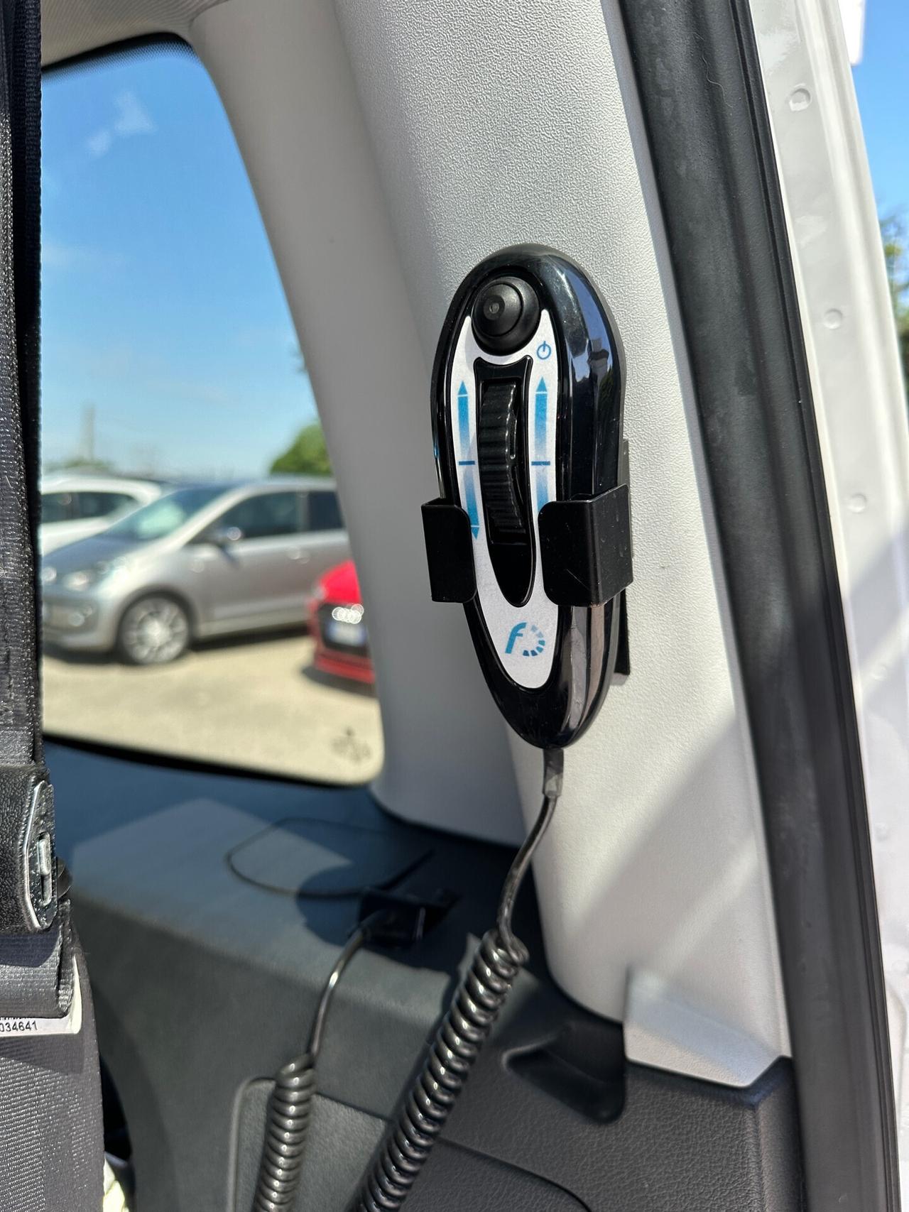 Volkswagen Caddy Pianale Ribassato PER DISABILI 2.0 TDIHighline - 2019