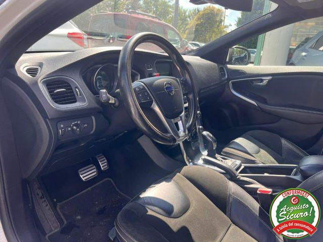 VOLVO V40 D4 Geartronic R-design Momentum