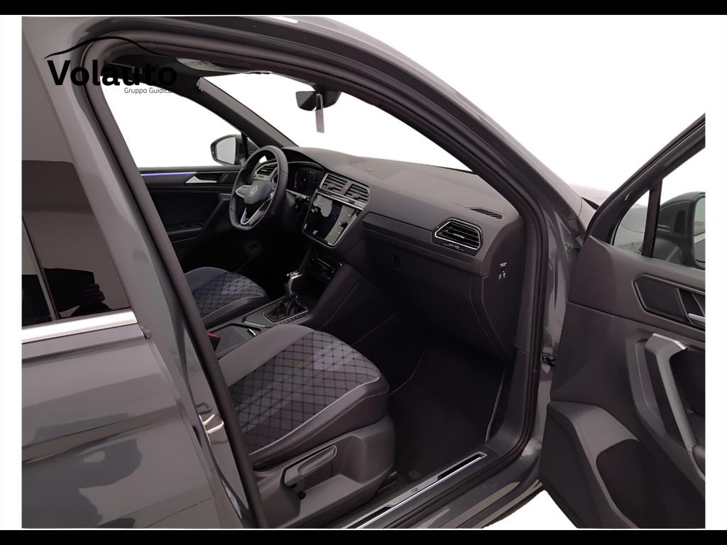 VOLKSWAGEN Tiguan II 2021 - Tiguan 2.0 tdi R-Line 150cv dsg