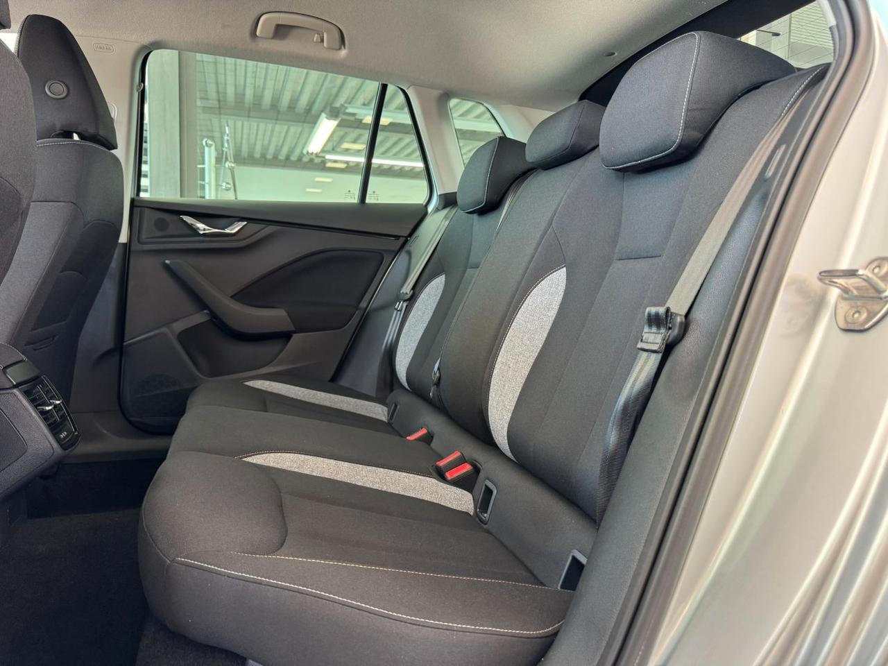Skoda Kamiq 1.0 tsi Black Dots 115cv dsg
