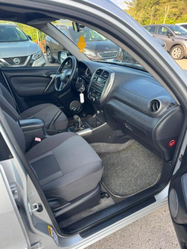 TOYOTA RAV 4 MY23 RAV4 2.0 Tdi D-4D cat 5 porte Sol