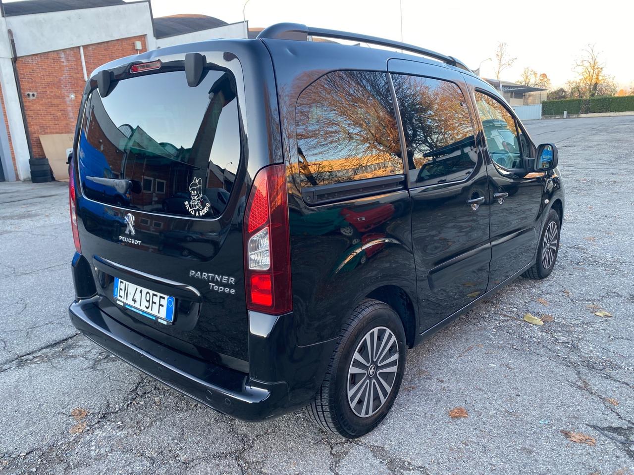 Peugeot Partner Tepee 1.6 HDi 92CV Outdoor