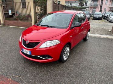 Lancia Ypsilon 1.2 69 CV 5 porte Gold