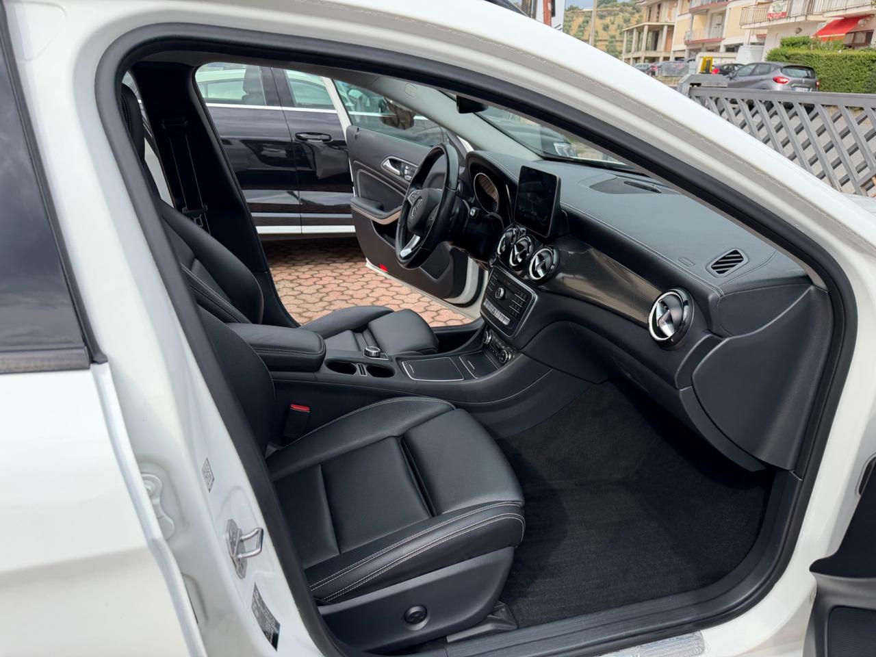 Mercedes-benz GLA 200 d Automatic Premium