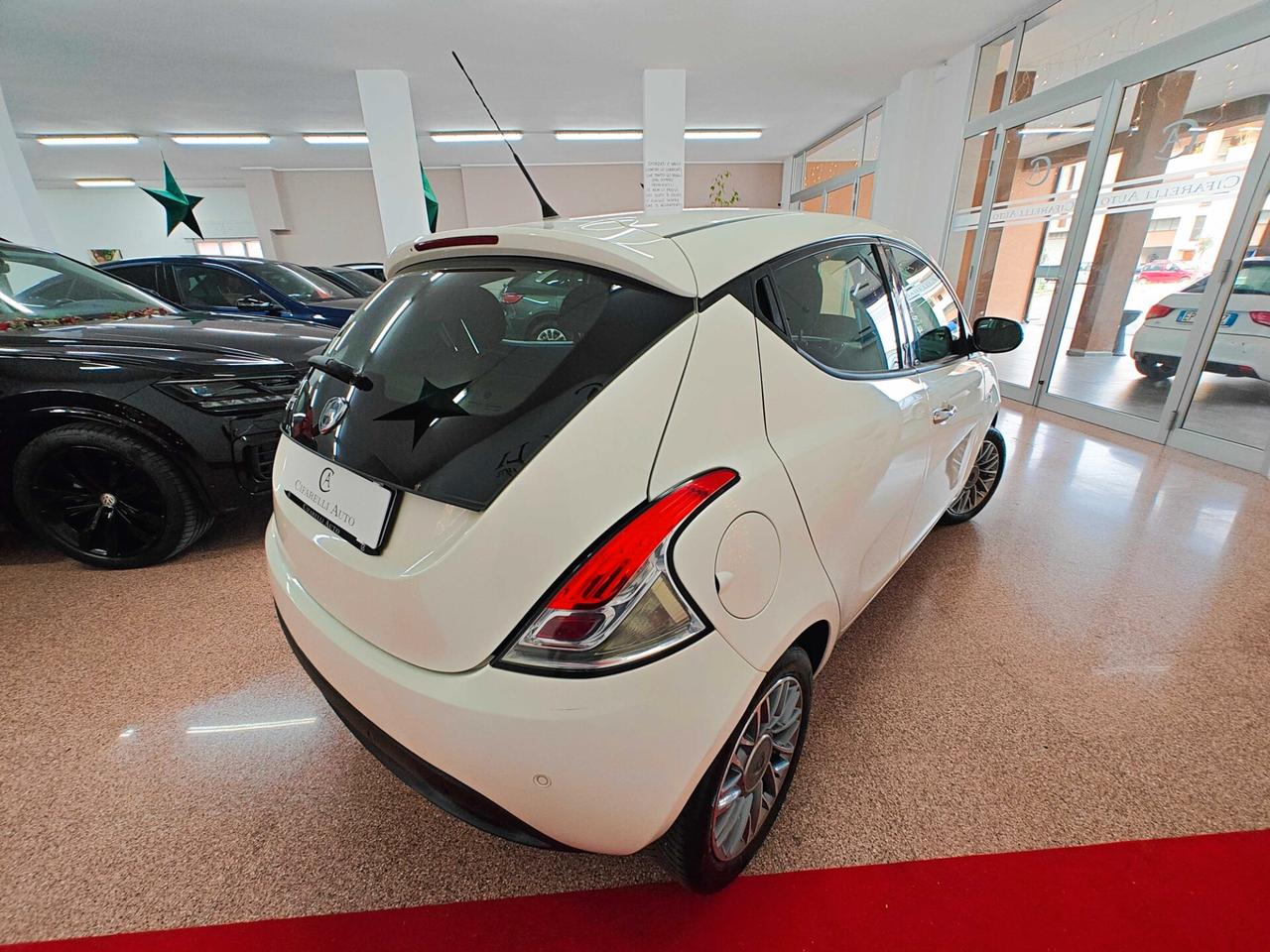 Lancia Ypsilon 1.2 69 CV 5 porte S&S Gold