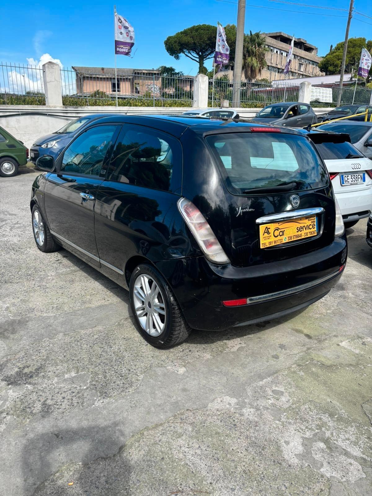 Lancia Ypsilon 1.3 MJT 75 CV Unyca