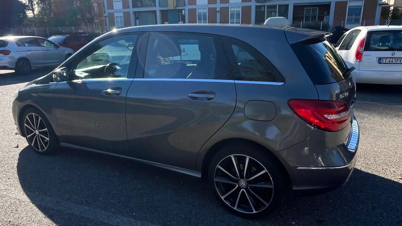 Mercedes-benz B 200 250 Automatic Premium