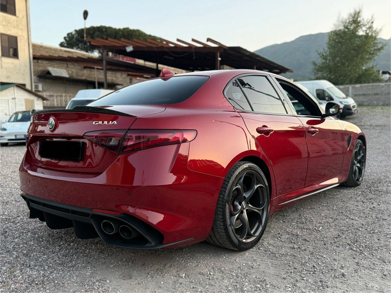 Alfa Romeo Giulia 2.9 V6 Bi-Turbo Quadrifoglio MANUALE
