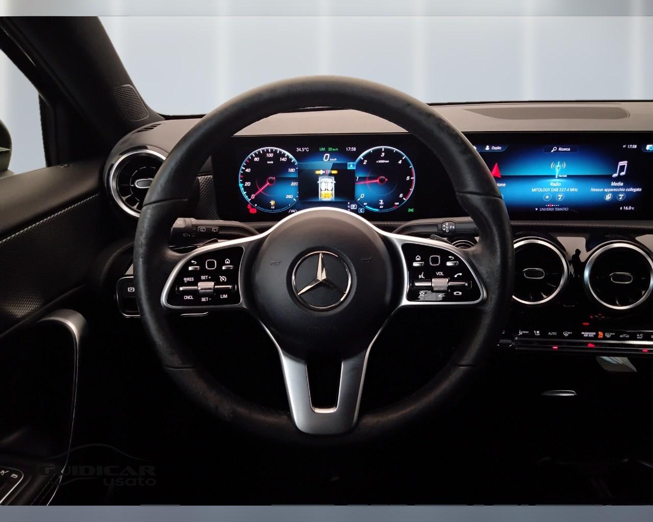 Mercedes-Benz Classe A - W177 2018 - A 180 d Sport auto
