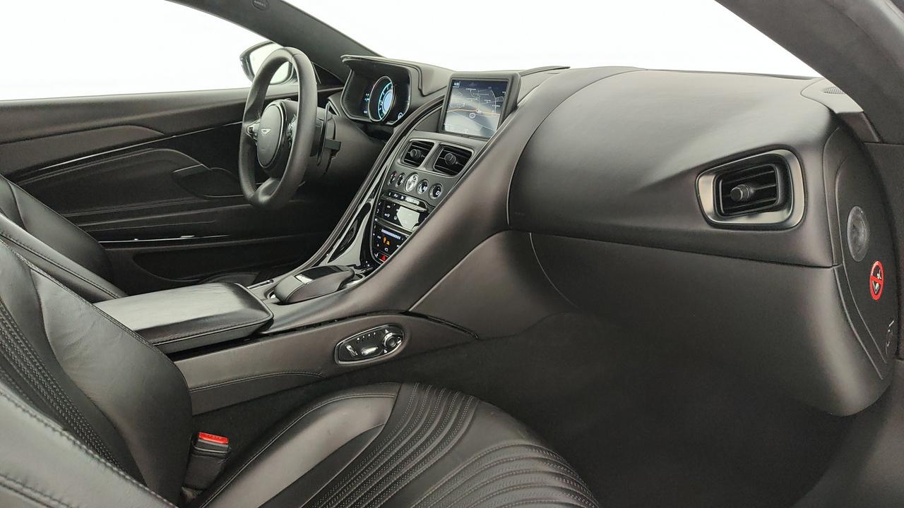 ASTON MARTIN DB11 Coupe 4.0 V8 auto