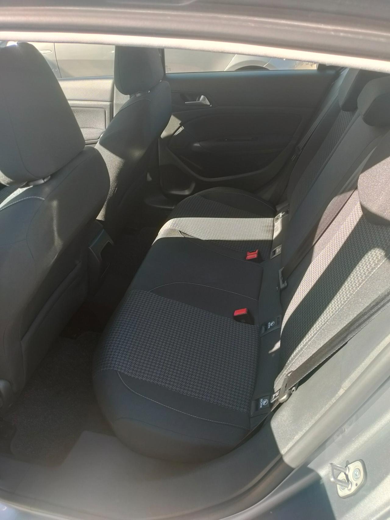 Peugeot 308 BlueHDi 100 S&S Business