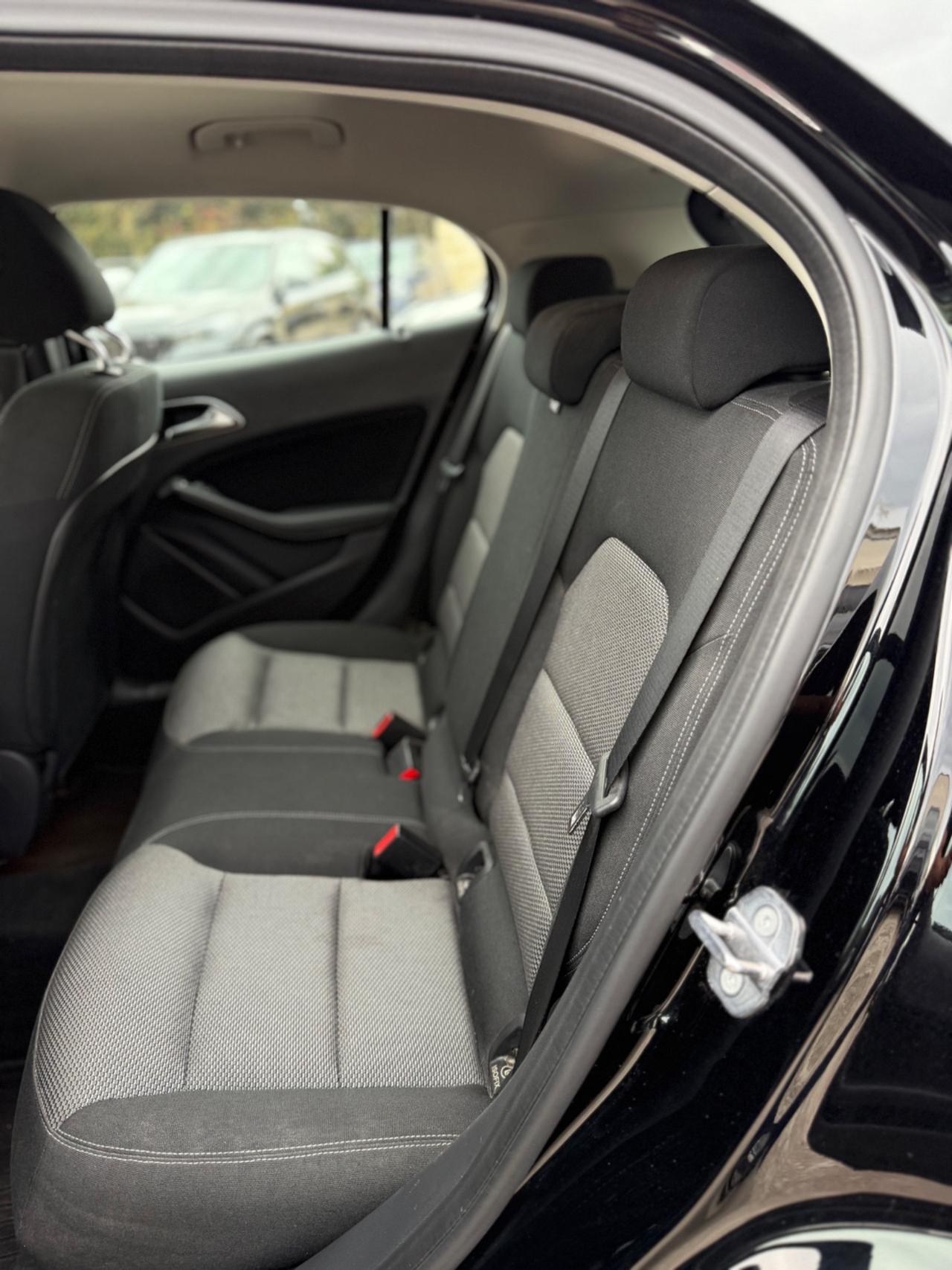 Mercedes-benz GLA 200 GLA 200 d Automatic Business