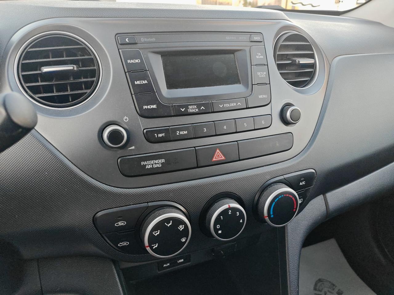 Hyundai i10 1.0 Benzina full optional 2019