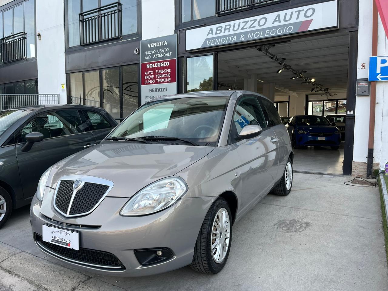 Lancia Ypsilon 1.2 8v Versus
