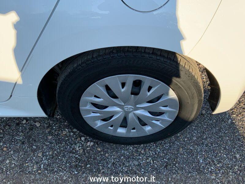 Toyota Yaris 4ª serie 1.0 5 porte Active