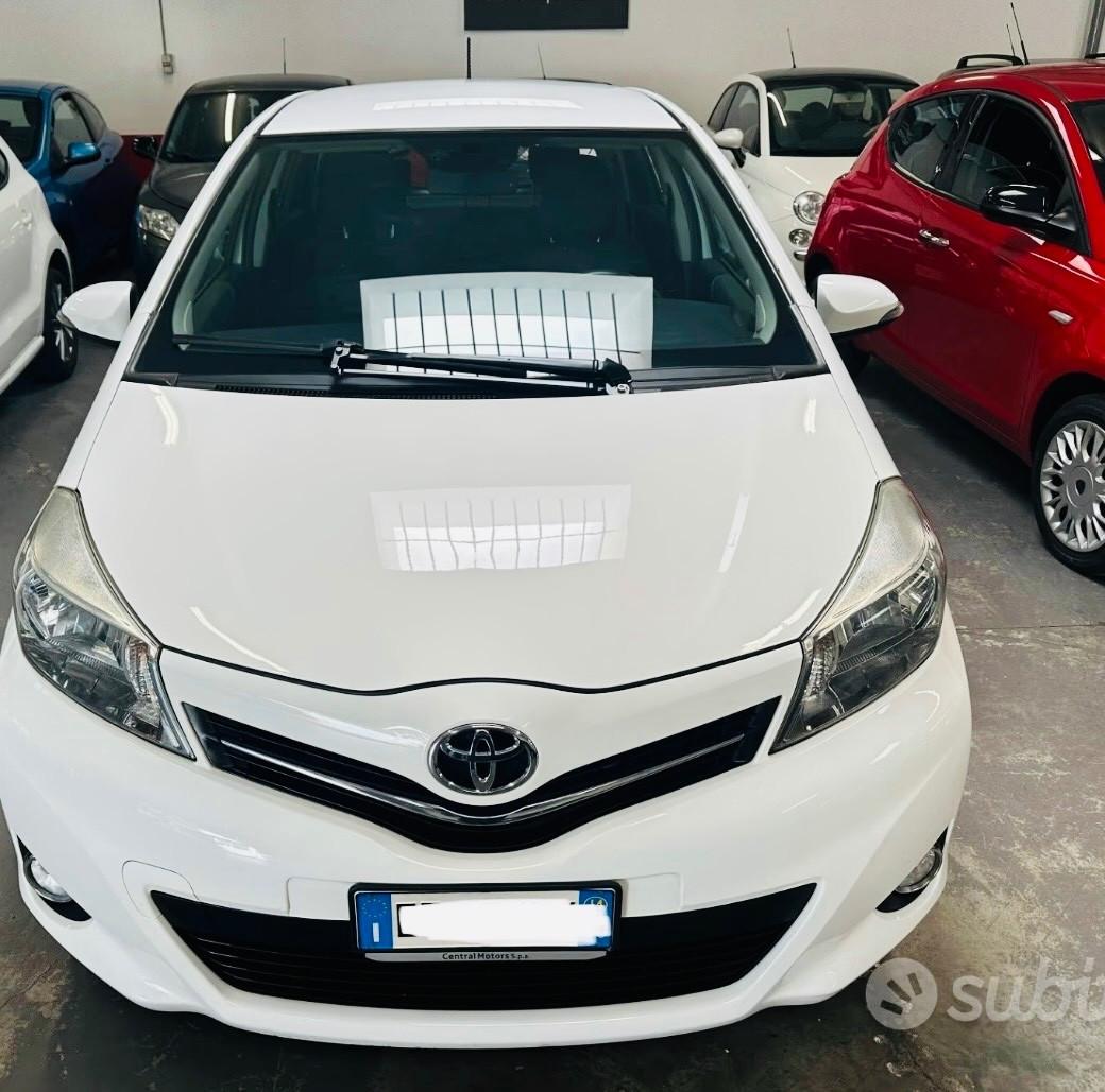 Toyota Yaris 1.4 D-4D 5 porte Lounge